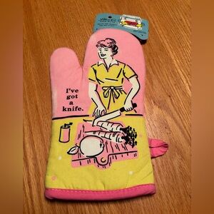 Blue Q Funny Oven Mitt (new) “I have a knife”